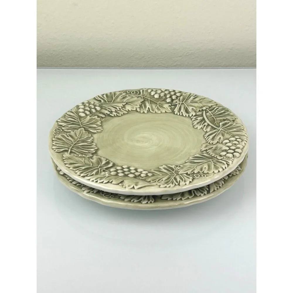 Williams Sonoma Napa Sage Green Italy Leaf & Grape Salad Plates 8.75